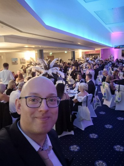 Magician In York Adrian Salamon - York Racecourse Magic